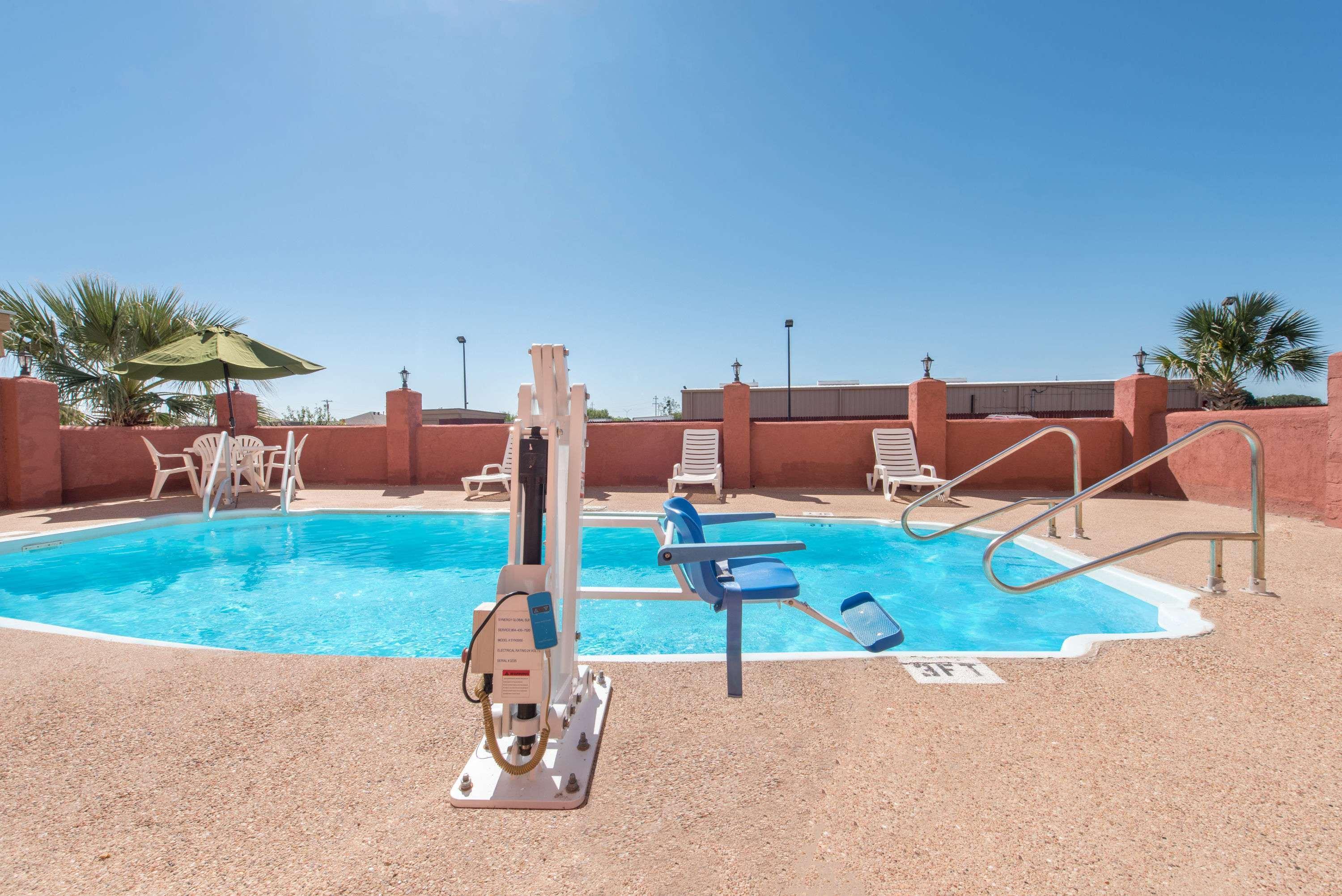 Super 8 By Wyndham Abilene South Exterior foto