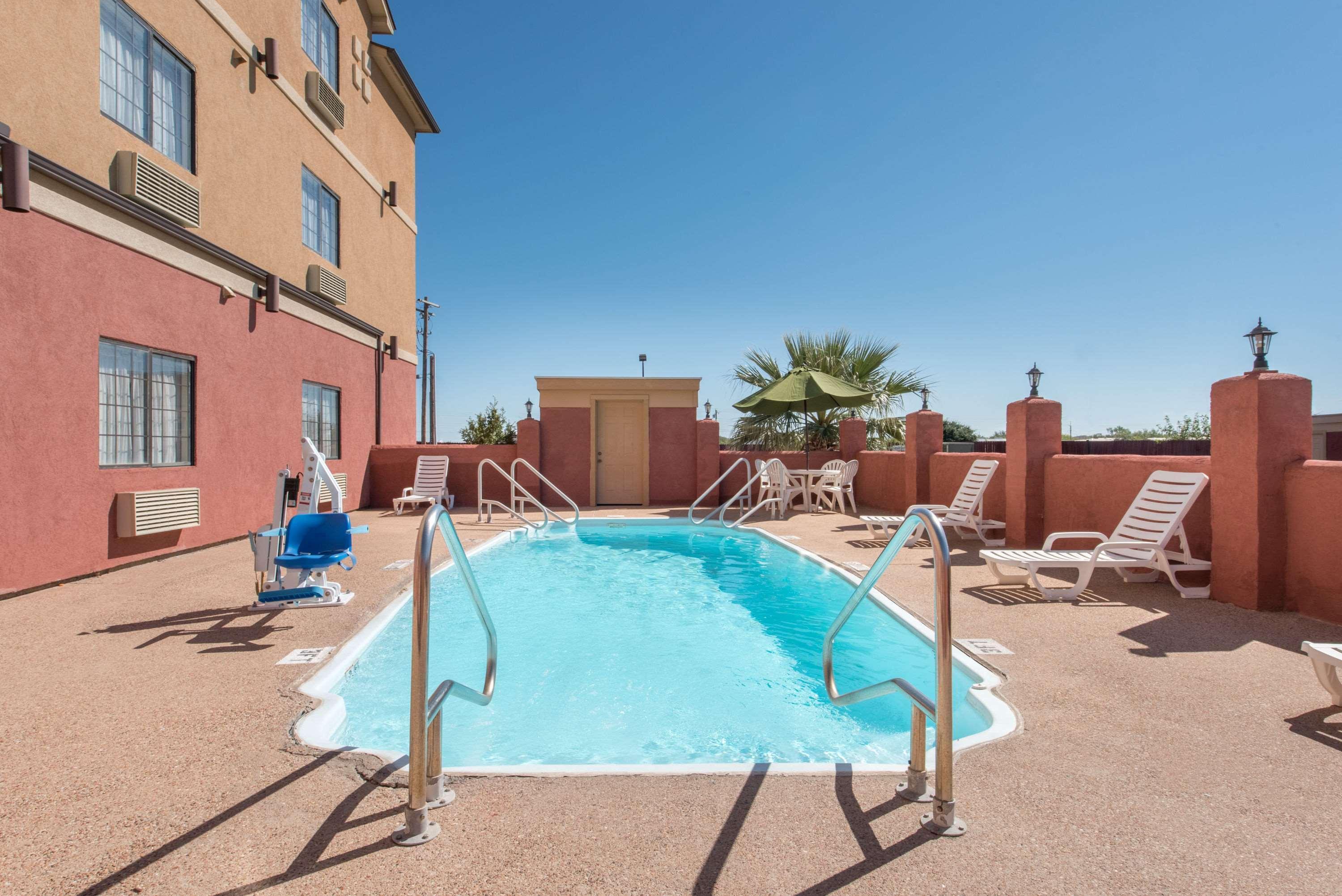 Super 8 By Wyndham Abilene South Exterior foto